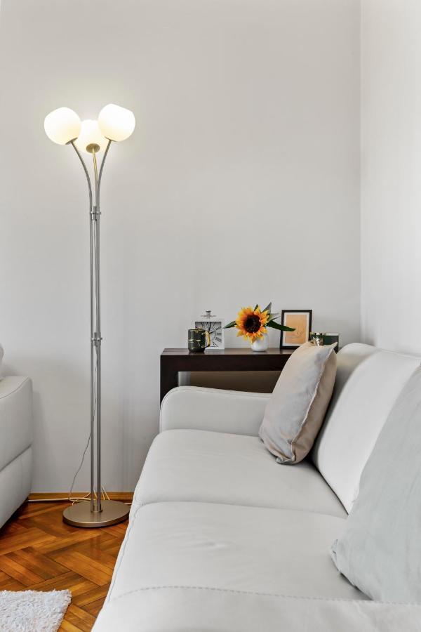 City Vibes Apartment Bukarest Eksteriør billede